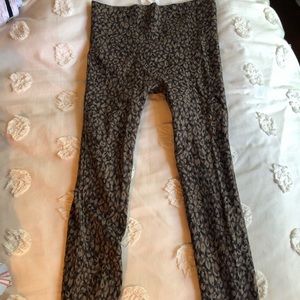 Spans full length cheetah leggings Size S